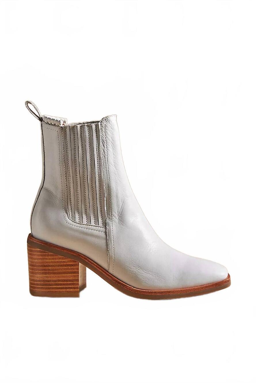 NEW SILENT D women's naydo heeled ankle boot in white
